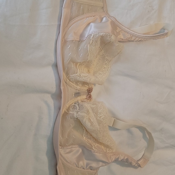 Bra - Picture 1 of 3